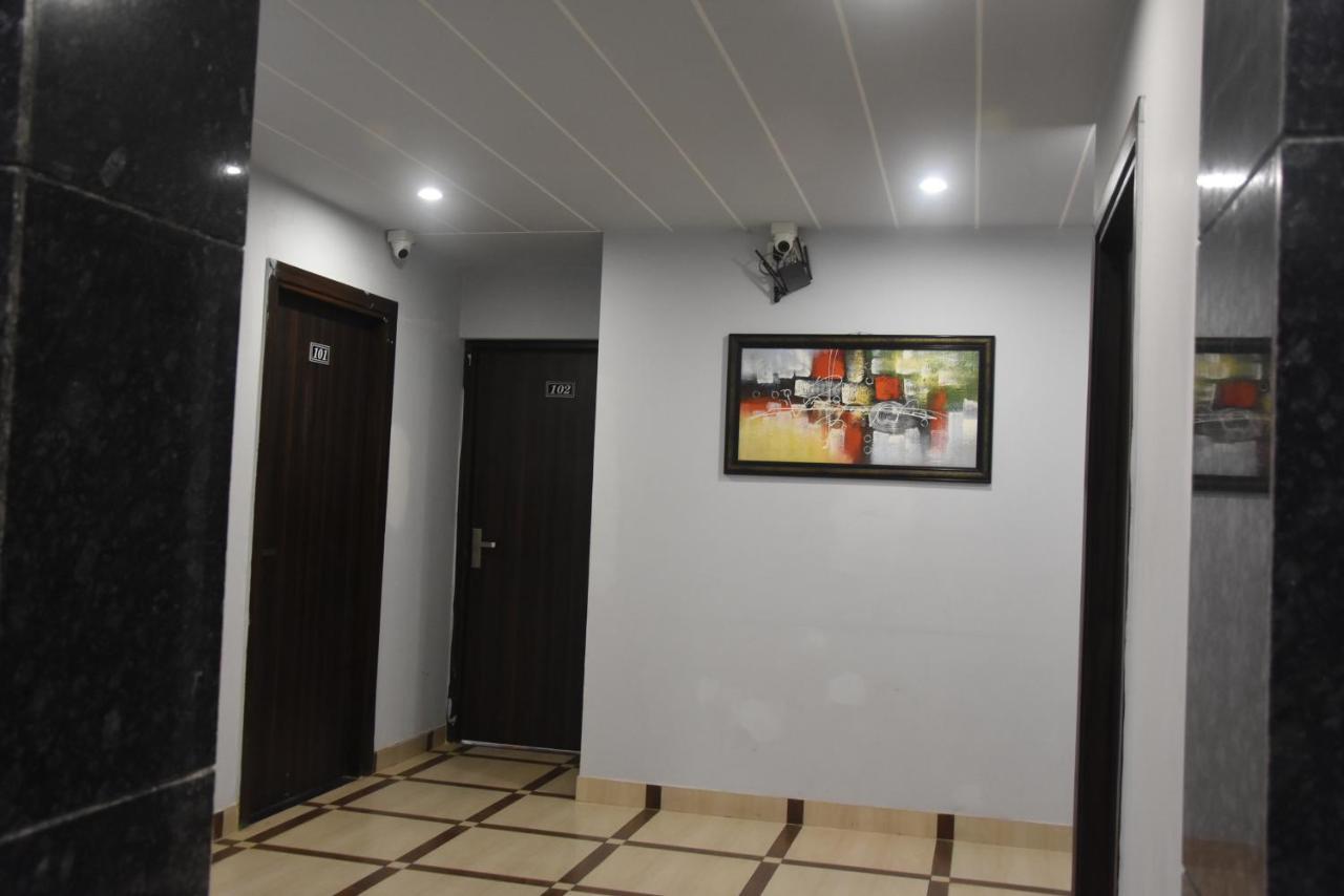 Hotel De Luxe Basai Road Gurgaon Exterior photo