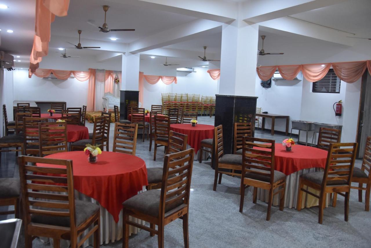 Hotel De Luxe Basai Road Gurgaon Exterior photo