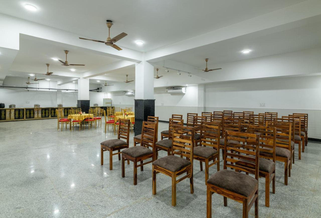 Hotel De Luxe Basai Road Gurgaon Exterior photo